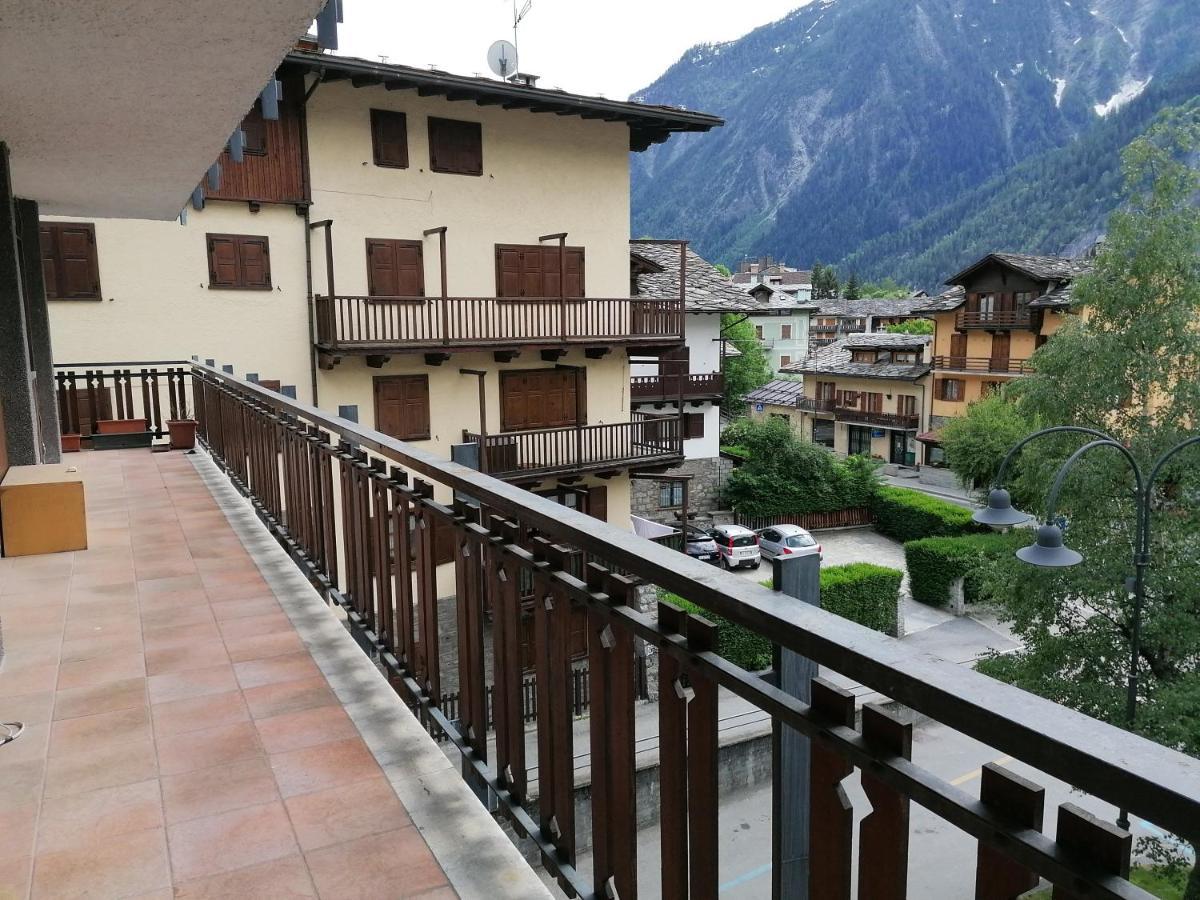 Courma House Apartment Courmayeur Bagian luar foto